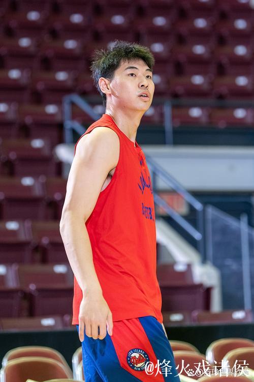 崔永熙“主动挑战”，中国篮球的希望之星